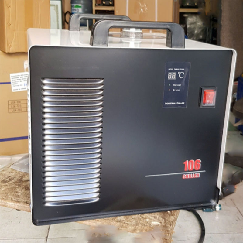 Két giải nhiệt bằng nước cho máy hàn 10 lít