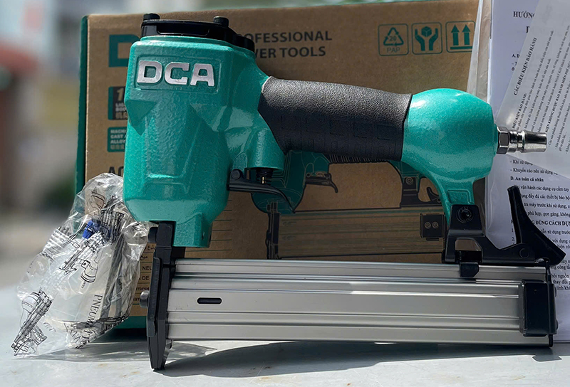S&uacute;ng bắn đinh thẳng DCA A03-F30